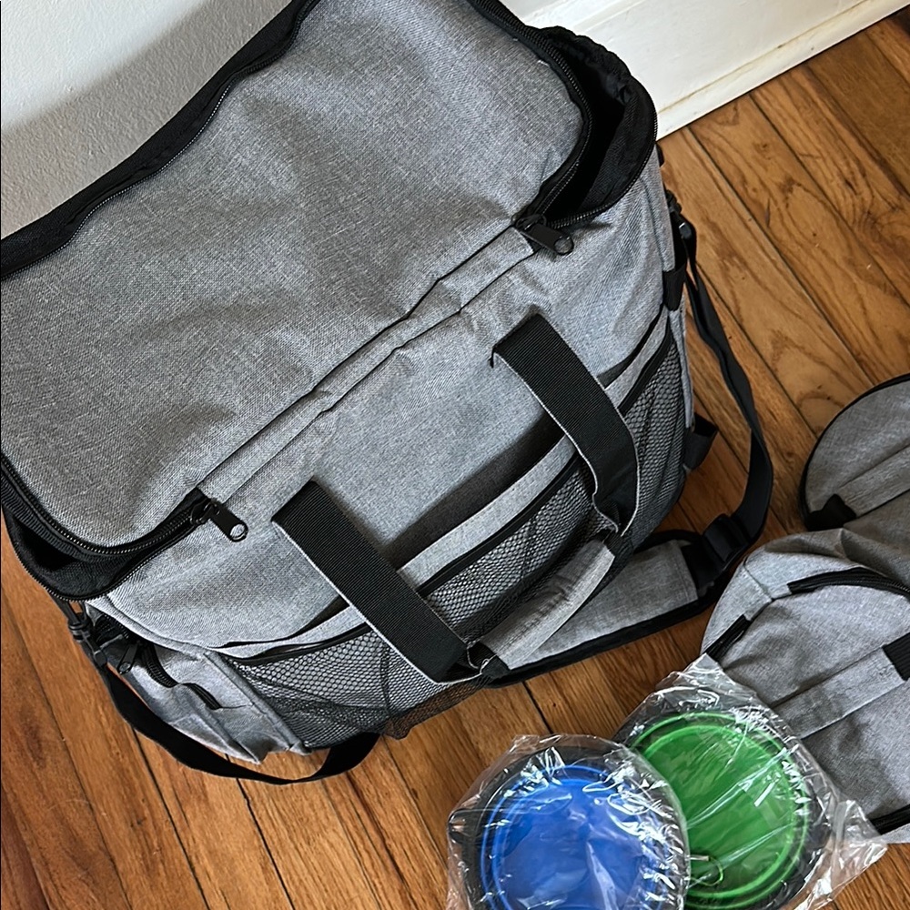 NWT Gray Travel Pet Bag - includes crossbody strap and handles. - Picture 3 of 4